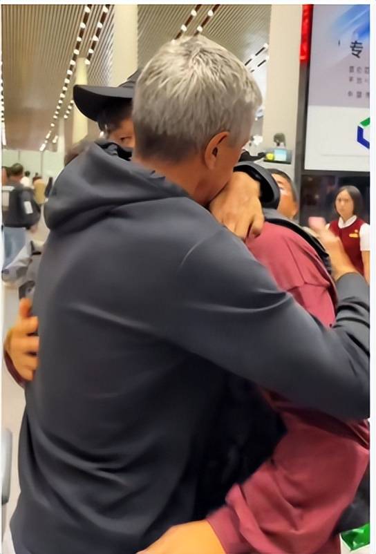 亚军, 甚至提前锁, 笨拙 亚军, 甚至提前锁, 笨拙