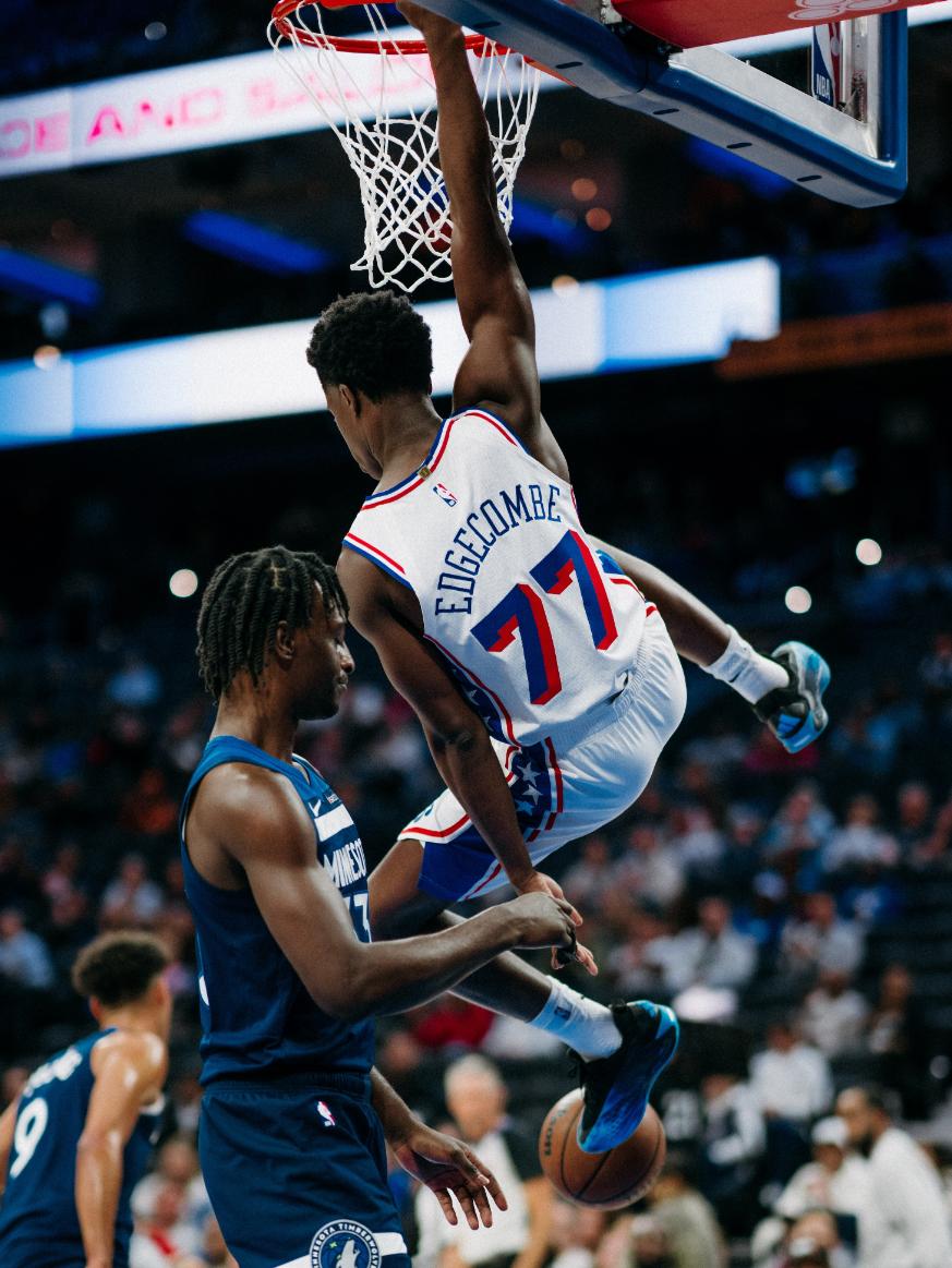 他越来越像, 这场比赛费